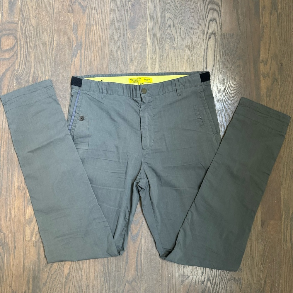 Descendant of Thieves Ransom Men's Gray Pants Rare 1/105 2019